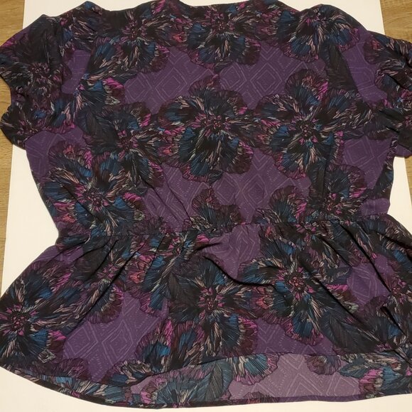 Lane Bryant Woman's Printed Purple/Mauve Short Puff Sleeve Lace Up Blouse - Picture 6 of 8